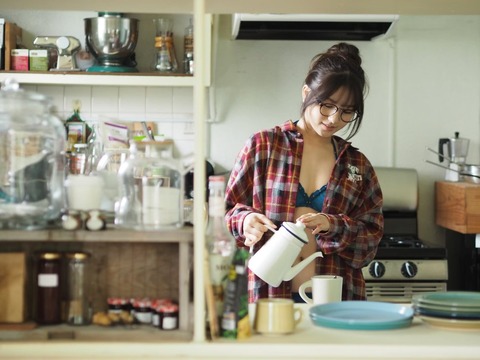 元AKB48大和田南那1st水着グラビアDVD「21」