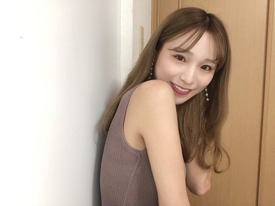 AKB48左伴彩佳の美乳スタイル
