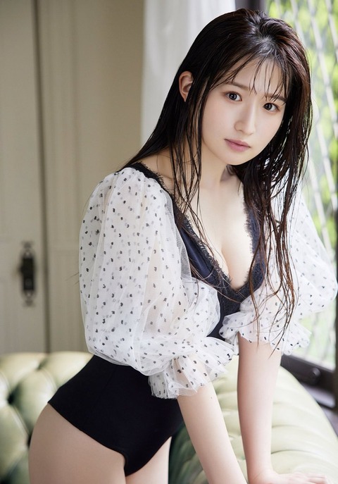 貝賀琴莉ヤンジャン水着グラビア