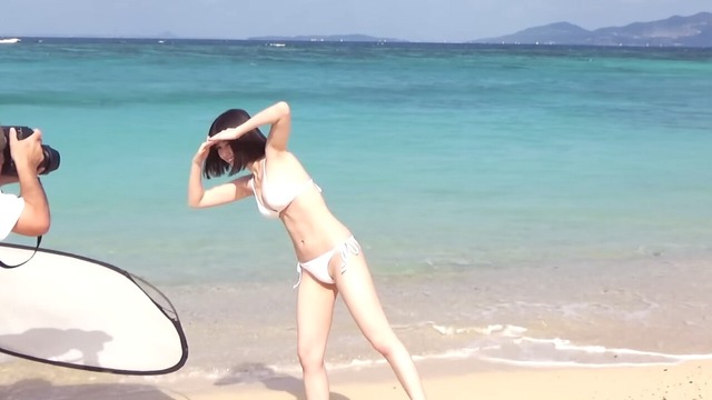 冴木柚葉ヤンマガ水着グラビアメイキング (4)