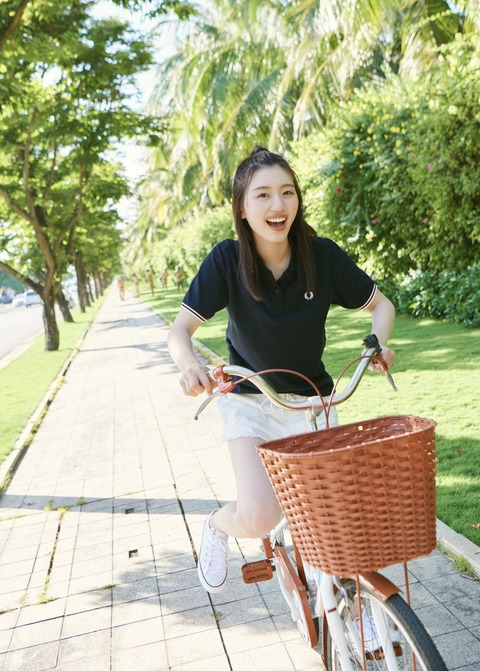 日向坂46佐々木美玲1st写真集