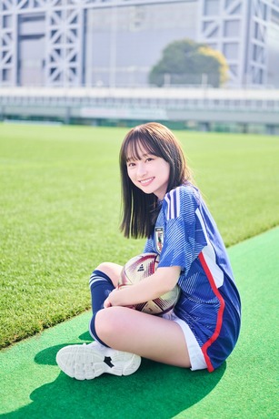 日向坂46影山優佳1st写真集サッカーユニフォーム