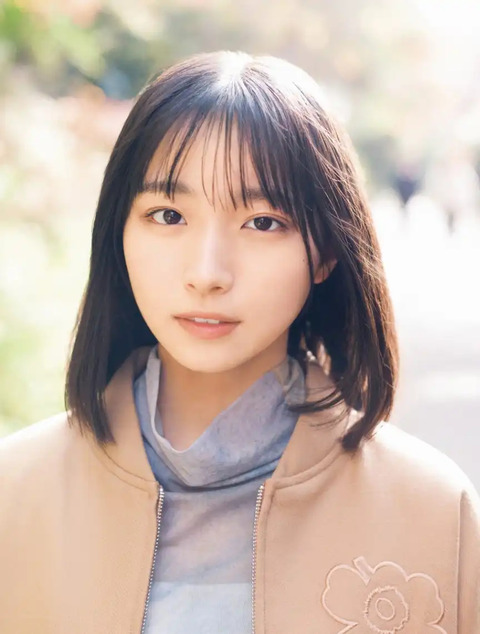 日向坂46大野愛実「週刊少年マガジン」グラビア (2)