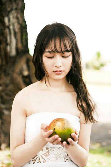 乃木坂46鈴木絢音1st写真集「光の角度」