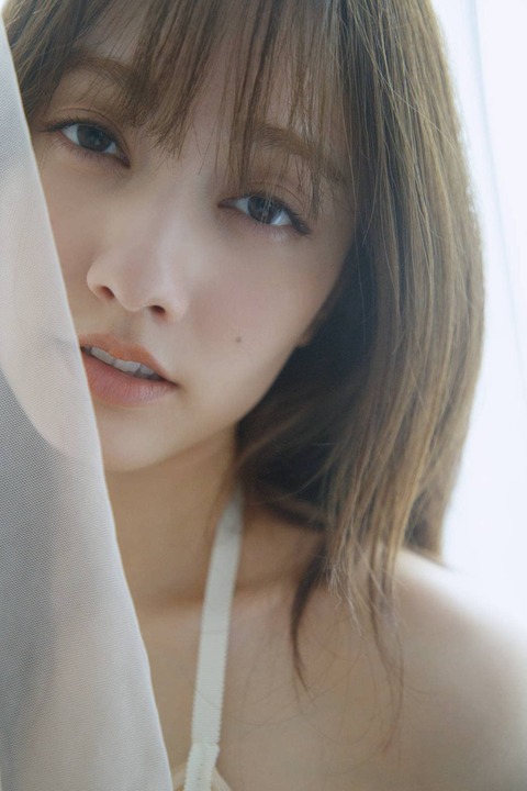 谷まりあ2nd写真集『You and Me』