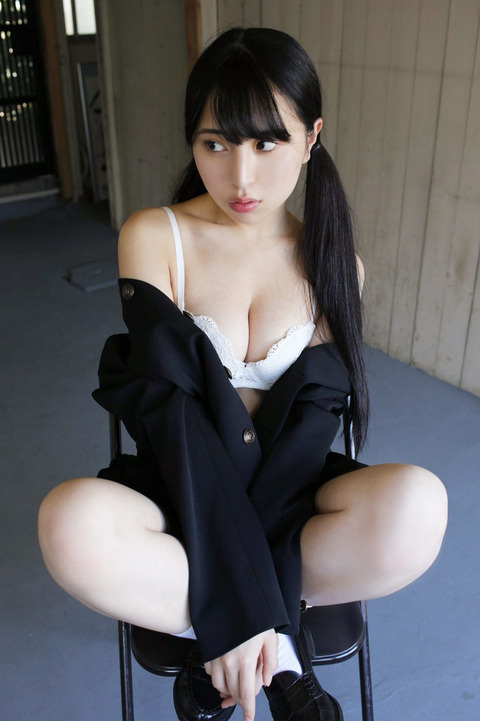 竹内星菜くびれ水着グラビア