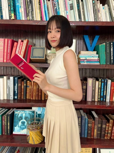 吉澤遥奈週刊ポストデジタル写真集「ボブカットに恋して」