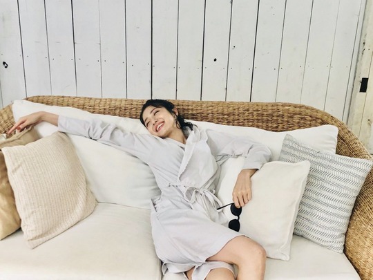 中村静香2021年水着カレンダー