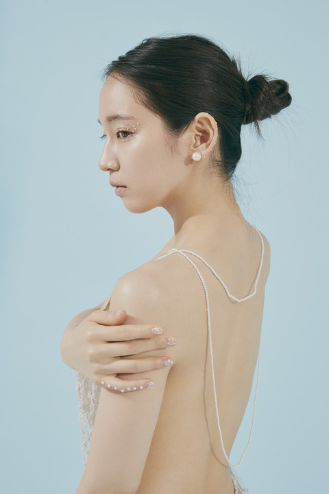 吉岡里帆セカンド写真集 『里帆採取 by Asami Kiyokawa』