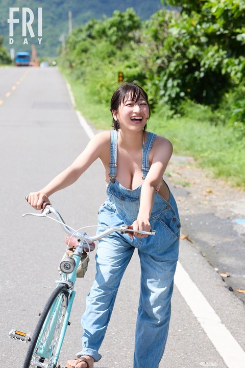 榎原依那1st水着写真集