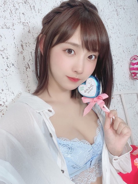 水湊みおふんわりルームブラジャー姿