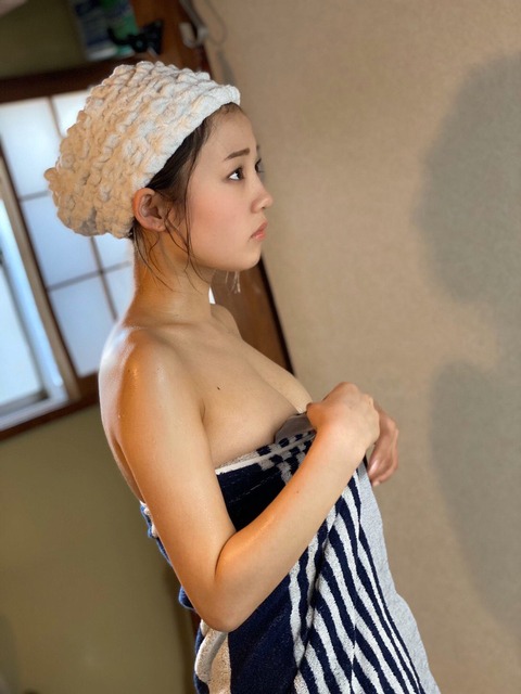 花咲ひよりGカップ水着グラビア
