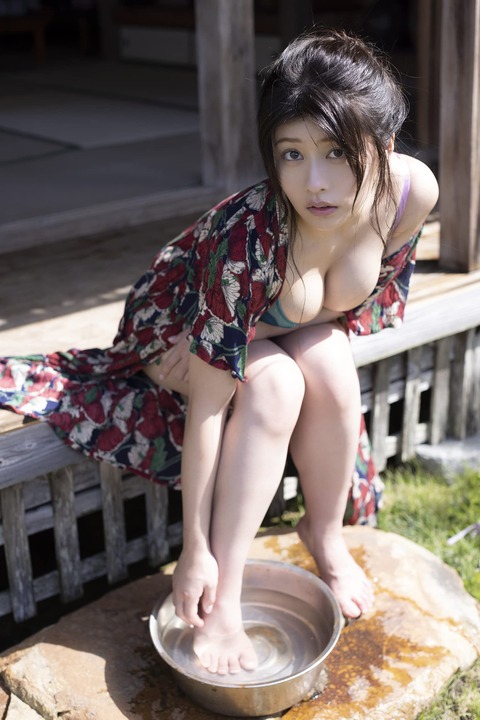 ちとせよしの2nd写真集『vacation』