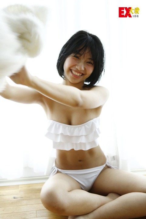 HKT48山下エミリー水着グラビア