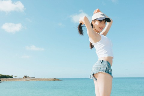 岸みゆ週プレ水着グラビア