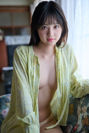 【過激画像】年齢等一切不明！！謎の美少女・井上ももがベールを脱ぐ!！1st写真集で衝撃の限界セクシーに挑戦！！！