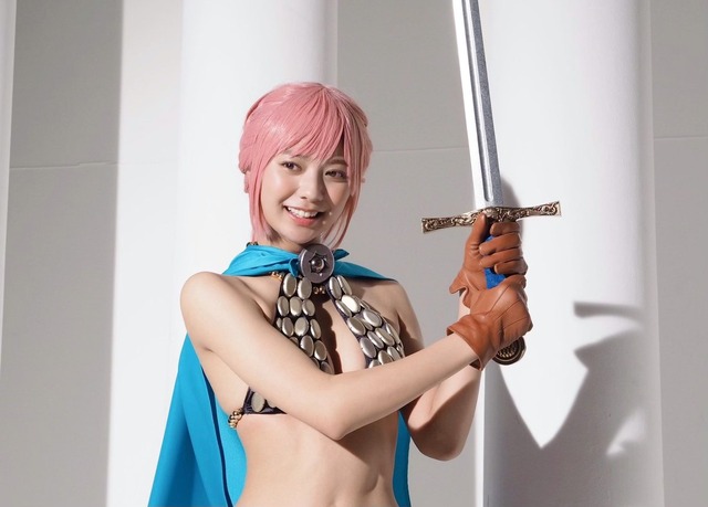 川津明日香ONE PIECEレベッカコスプレ