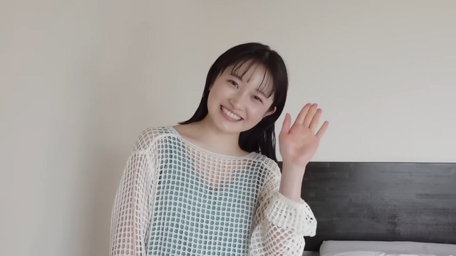 森戸知沙希 水着写真集「Cheers」 (1)
