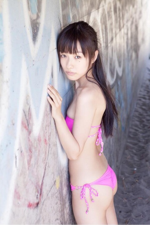前田希美水着写真集『Non non,NON!』
