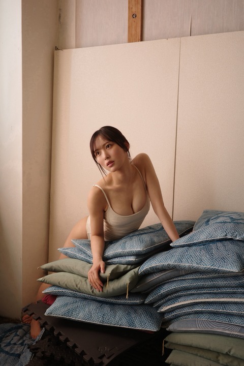 逢田珠里依週刊プレイボーイ水着グラビア3