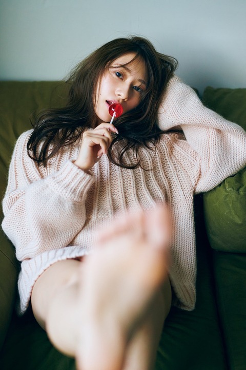 元乃木坂46桜井玲香ランジェリー写真集