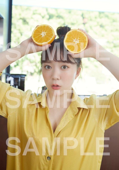 伊藤彩沙 2nd水着写真集 HONEY