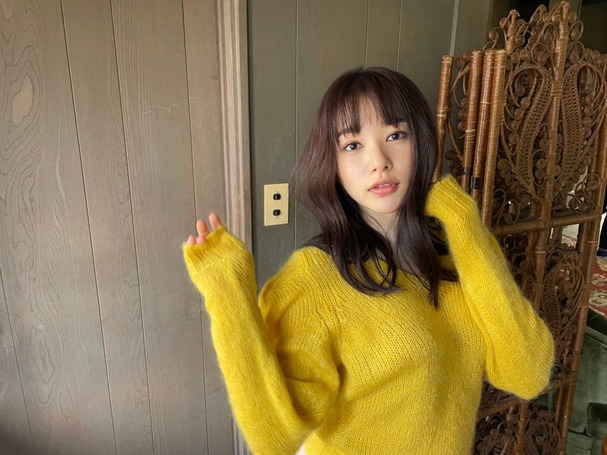 桜井日奈子2022カレンダーブック