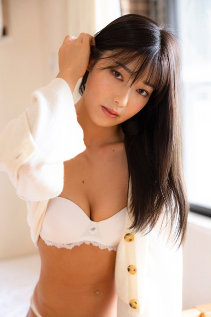 とももともも1st水着グラビアDVD「フィグラ女子」