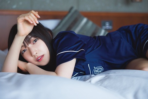 櫻坂46大園玲1st写真集「半分光、半分影」3