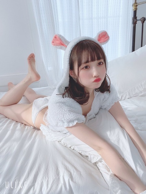 青葉ひなり水着グラビア