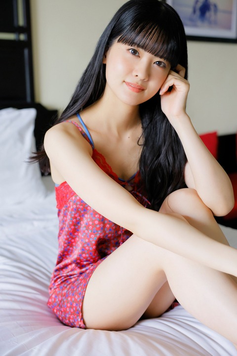 大西亜玖璃3rd写真集「LONG VACATION」初水着カット