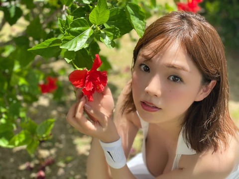 篠崎愛2024カレンダーブック