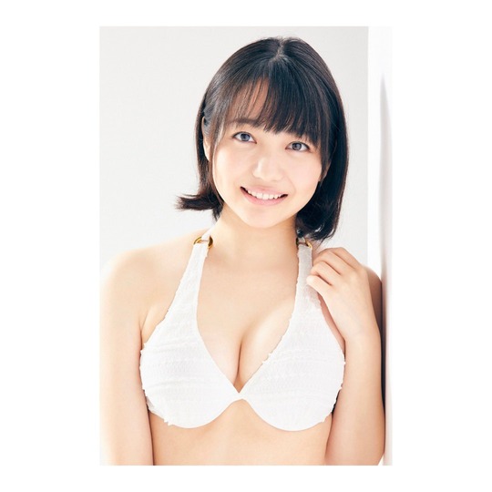 鈴木ゆうは水着グラビア