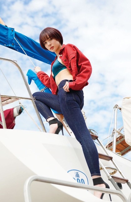 岡田紗佳Gカップ水着グラビアDVD「Secret trip」