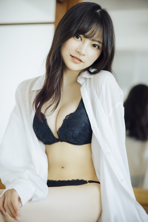 #ババババンビ宇咲の水着グラビア