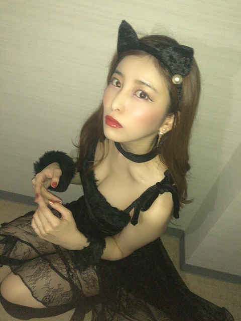 桃衣香帆セクシー水着姿