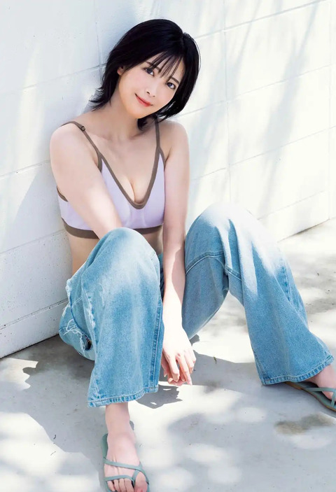 北原沙弥香ヤンジャン水着グラビア