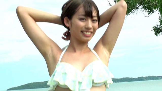 山岸奈津美1st水着グラビアDVD「ミスFLASH2019」