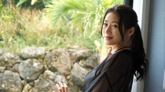 Gカップ新海まき1stイメージDVD「見つめ続けて」 (46)