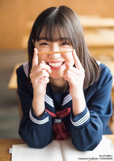 和泉芳怜1st水着写真集「可憐な芳怜」