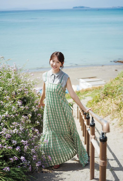 日向坂46藤嶌果歩「週刊少年マガジン」グラビア