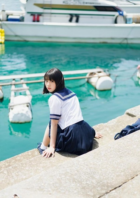 菊地姫奈1st水着写真集「はばたき」