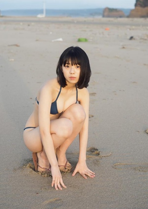 菊地姫奈1st水着写真集「はばたき」