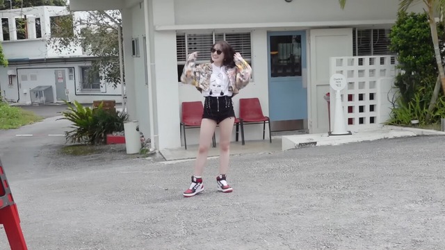 森戸知沙希 水着写真集「Cheers」 (19)