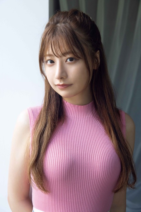 元AKB48鈴木優香1st水着写真集 『だまされてみる?』