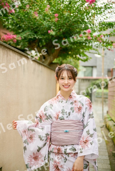 AKB48伊藤百花1stフォトブック『百花ずかん。』