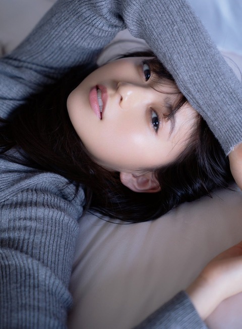 乃木坂46遠藤さくら美脚グラビア
