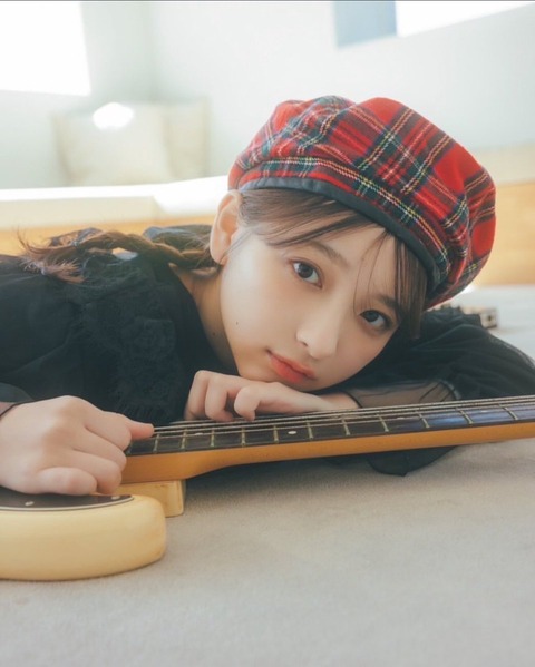 一ノ瀬瑠菜ヤングチャンピオンデジタル写真集「ねえ、聴いて。」