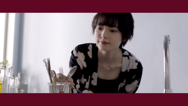 平手友梨奈ハーゲンダッツTVCM「ごきげんにする方法」 (1)