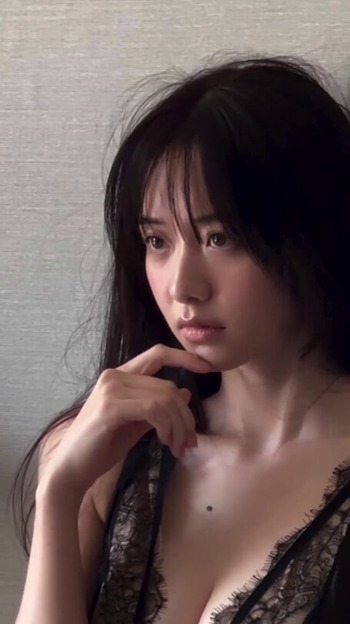 森香澄ファースト水着写真集『すのかすみ。』 (2)